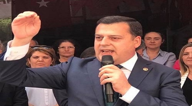 “SARAYLARIN HER BİRİ SİZİN OLSUN, MEYDANLAR BİZİM YA YETERLİ BİZE.”