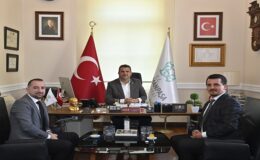 BAŞKAN NALLAR TEBRİKLERİ KABUL EDİYOR
