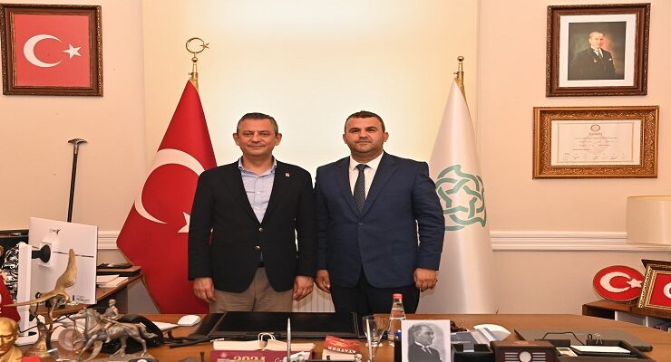 CHP Genel Başkanı Özgür Özel Süleymanpaşa Belediyesi’ni Ziyaret Etti