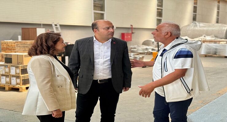 Kaymakam Duman ve Başkan Müge Yıldız Topak’tan fabrika ziyareti