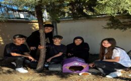 GENÇLERLE BİRLİKTE PATİLİ DOSTLARIMIZA YUVA HAZIRLADIK