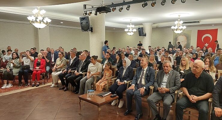 GENEL BAŞKAN BEDRİ YALÇIN’DAN AYŞE ATEŞ’E YILIN ANNELİK ÖDÜLÜ