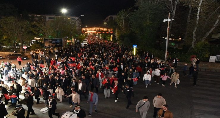 KEŞANLILAR, FENER ALAYI KORTEJİNDE BULUŞTU