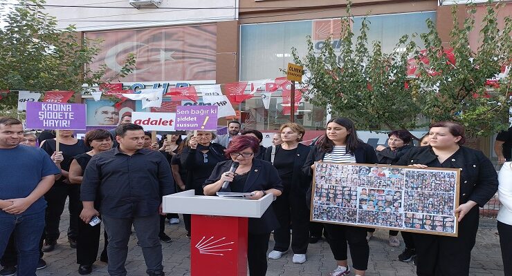 TOPLUMSAL VE SOSYAL OLARAK ÇÜRÜYORUZ