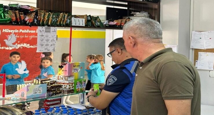 Zabıta Ekipleri Okul Kantinlerinde Denetim Yaptı