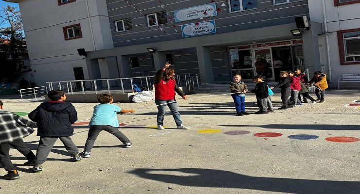 Ergene Kaymakamlığı “100 Fikir 100 Projesi” Kapsamında Köy Okullarında Şenlik Düzenledi