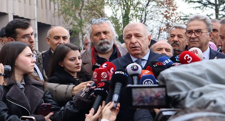 Prof. Dr. Ümit Özdağ, Kemal Kılıçdaroğlu’nun yargılandığı davaya katıldı. Destek açıklaması yaptı
