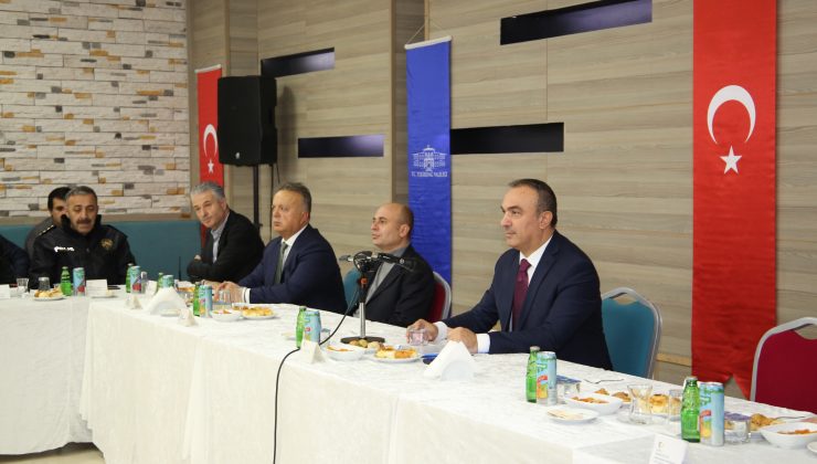 Vali Soytürk Araç Bağış Kampanyasına Katılan Hayırseverlere “Teşekkür Belgesi” Taktim Etti