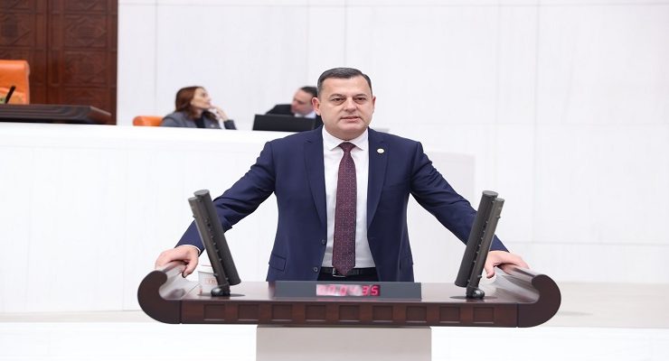 “Eşitlik olmadan özgürlük, özgürlük olmadan insanlık olmaz.”