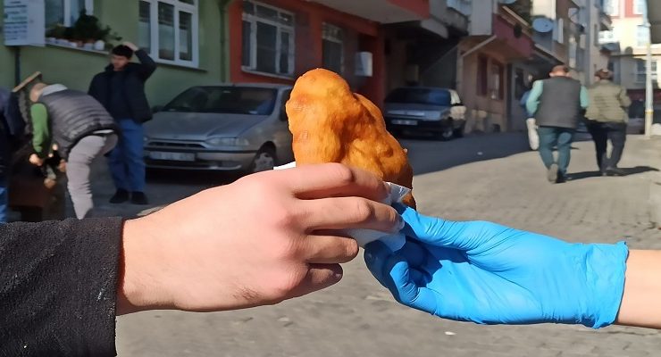 Süleymanpaşa Belediyesinden Cuma Namazı Sonrası Lokma İkramı