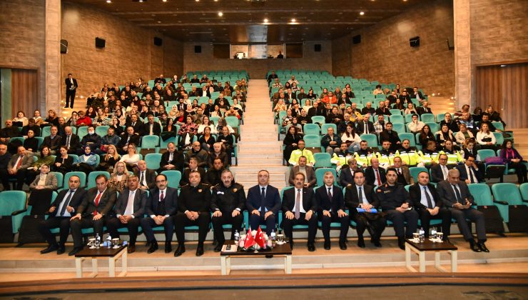 Vali Soytürk Başkanlığında Okul Güvenliği Toplantısı Yapıldı