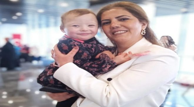 DOWN SENDROMU FARKINDALIK GÜNÜ FARKLILIĞI KUCAKLAMAK