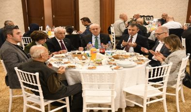 Keşan Belediyesi tarafından şehit aileleri ve gazilere iftar verildi