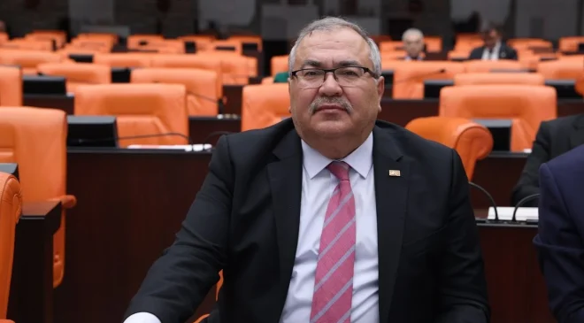 DEMOKRASİYE, ÖZGÜRLÜĞE İNANAN VE HALK İRADESİNE DARBE YAPANLARA KARŞI DURMAK İSTEYEN HERKESİ SANDIKLARA DAVET EDİYORUZ!