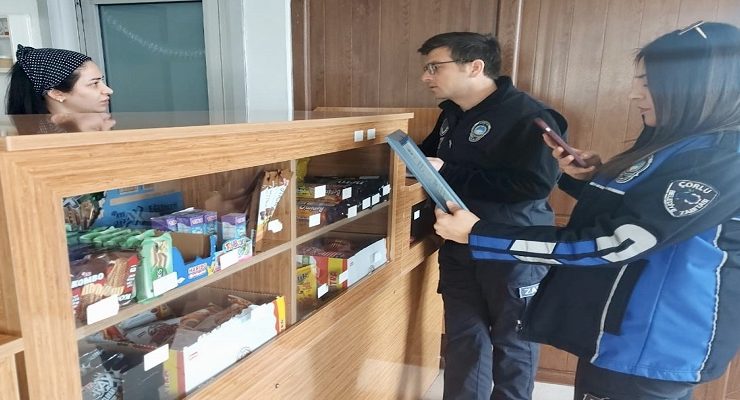 Çorlu Zabıtasından Okul Kantinlerine Sıkı Denetim