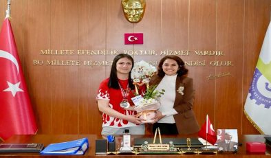 ERGENE’NİN GURURU ESMA NUR KARA DÜNYA ŞAMPİYONU OLDU
