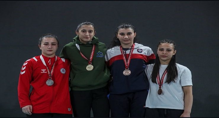ÇBSK Sporcusu Türkiye Şampiyonu