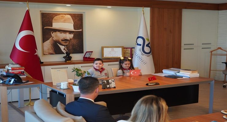 Çorlu’da Başkanlık Makamı İrem ve Kerem’e Emanet