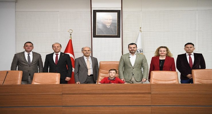 Başkan Vekili Rasim Ergene, Makamını İlkokul öğrencisi Yaman Tınmaz’a devretti