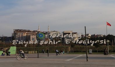 ÇERKEZKÖY KENT PARK YENİLENİYOR: ÇERKEZKÖY BÜYÜKŞEHİR’LE GÜZELLEŞİYOR