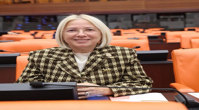 NURTEN YONTAR: “ANNELİK SADECE BİYOLOJİK DEĞİL, YÜREKTEN BİR BAĞDIR”