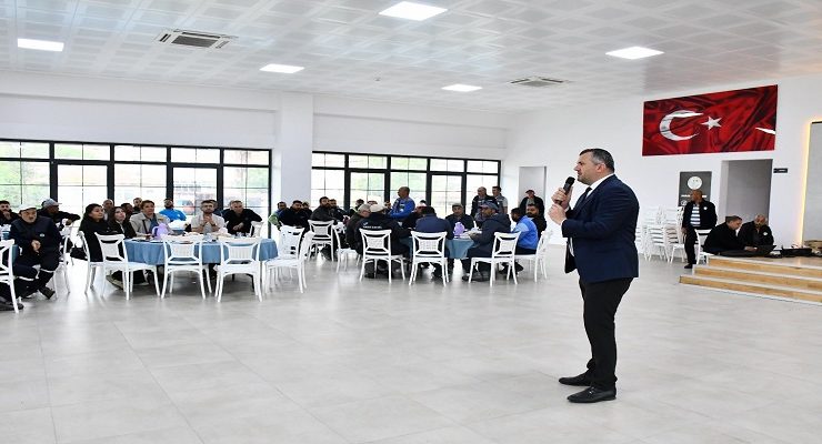 Başkan Taşyasan emekçilerle kahvaltıda buluştu