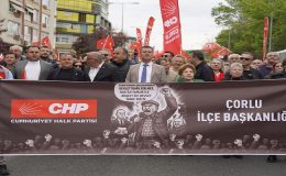 Başkan Sarıkurt 1 Mayıs Kutlamalarına Katıldı
