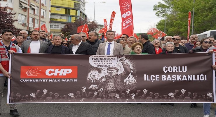 Başkan Sarıkurt 1 Mayıs Kutlamalarına Katıldı