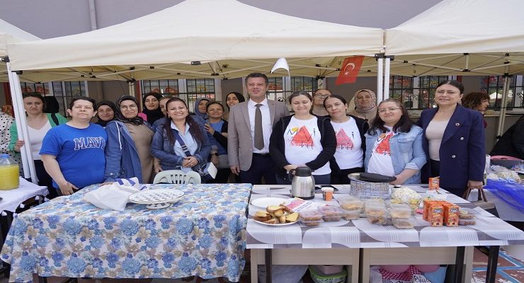 Başkan Sarıkurt Vehbi Günaştı İlkokulu Bahar Kermesine Katıldı