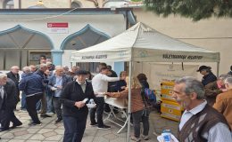 Altınova Yeni Cami Cemaatine Cuma Namazı Sonrası Pilav İkramı Yapıldı