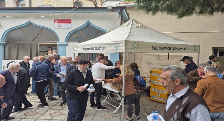 Altınova Yeni Cami Cemaatine Cuma Namazı Sonrası Pilav İkramı Yapıldı