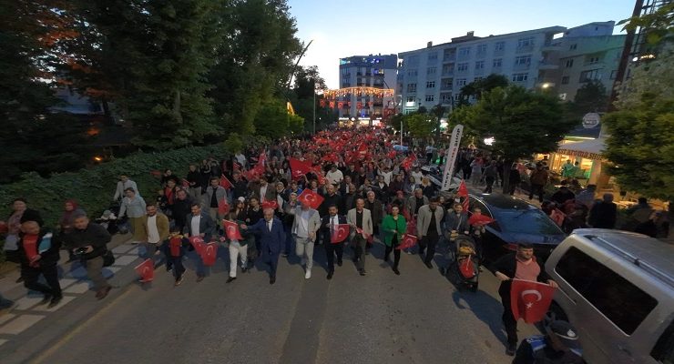 19 Mayıs Coşkusu Keşan’da Fener Alayı ile Taçlandı, Konser ile Doruğa Çıktı