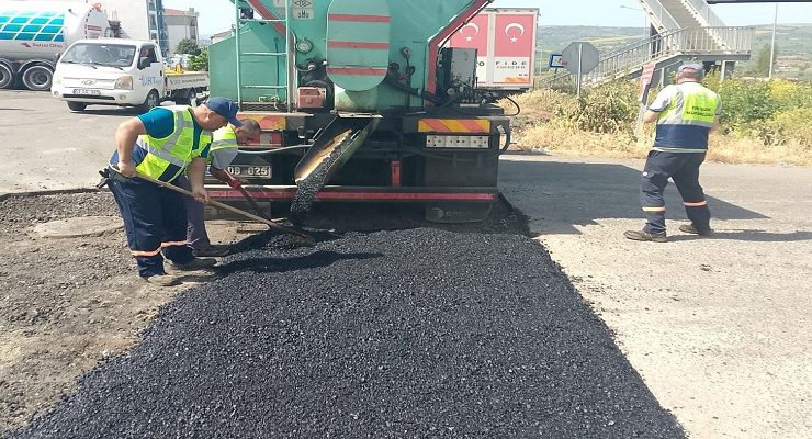Yol Çalışmaları Merkez ve Kırsalda Tüm Hızıyla Sürüyor