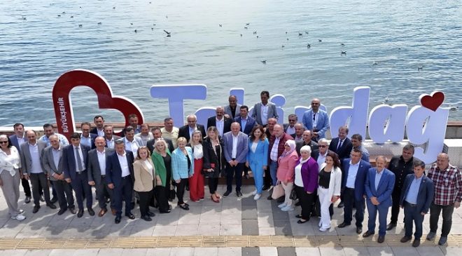 CANDAN BAŞKAN MUHTARLAR VE  BASIN MENSUPLARI İLE BİR ARAYA GELDİ