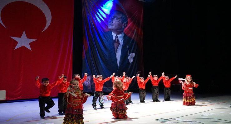 ERGENE BELEDİYESİ BEREN BEBEK OYUN EVİ YIL SONU GÖSTERİSİ DÜZENLENDİ