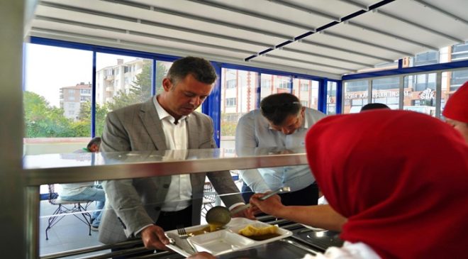 Başkan Sarıkurt, Çorlu Belediyesi Kent Lokantası’nda Vatandaşlarla Buluştu
