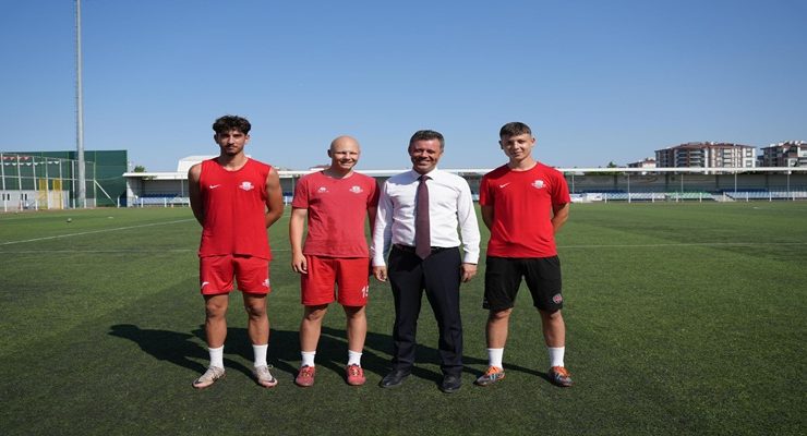 Başkan Sarıkurt’tan Genç Futbolculara Tam Destek