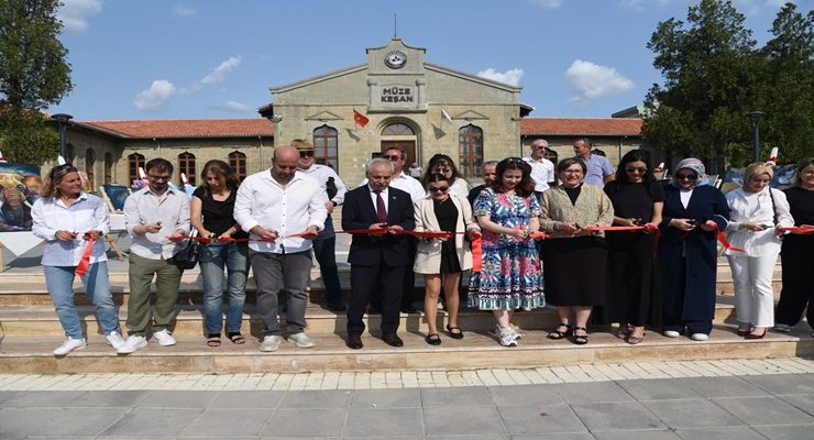 Yıl Sonu Karma Resim Sergisi Açıldı