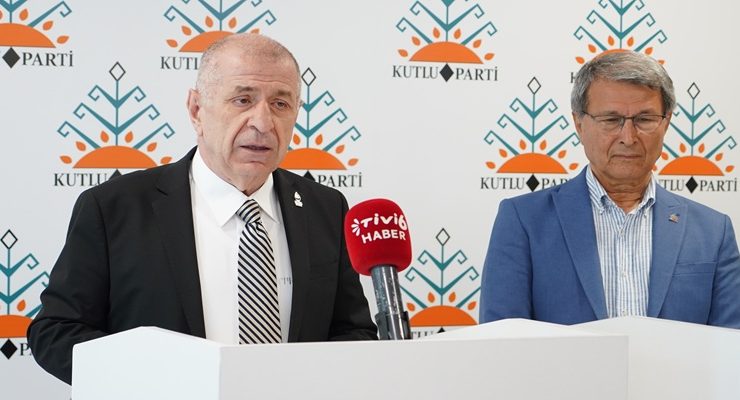 ÜMİT ÖZDAĞ, YUSUF HALAÇOĞLU’NU ZİYARET ETTİ