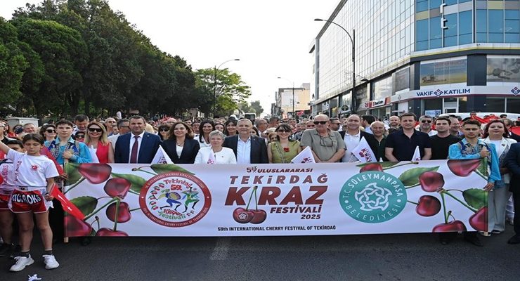 On Binlerce Tekirdağlı Festival Coşkusuyla Kortejde Yürüdü