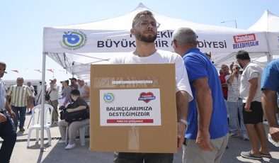 BÜYÜKŞEHİR’DEN BALIKÇILARA TEKNE BAKIM MALZEMESİ VE KIYAFET DESTEĞİ