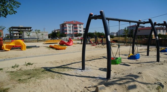 CUMHURİYET MAHALLESİ’NDEKİ PARK YENİLENEREK HİZMETE SUNULDU
