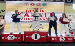 KARATE SPORCULARINDAN GURURLANDIRAN BAŞARI
