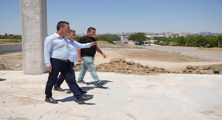 Başkan Sarıkurt Selfie Parktaki Çalışmaları İnceledi