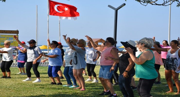 Şarköy Belediyesi Zumba Etkinlikleriyle Sosyal Hayata Hareket Katıyor
