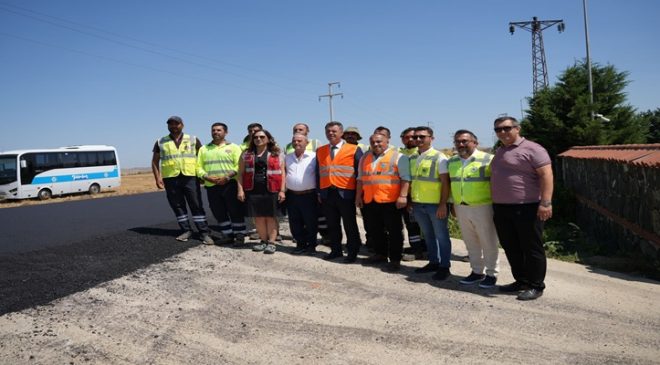 Başkanlar Sarıkurt ve Yüceer Sarılar Yolundaki Asfalt Çalışmalarını İnceledi