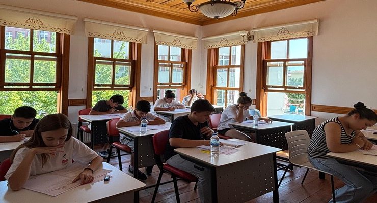 Bilgi Evi’nde LGS Öncesi Deneme Heyecanı