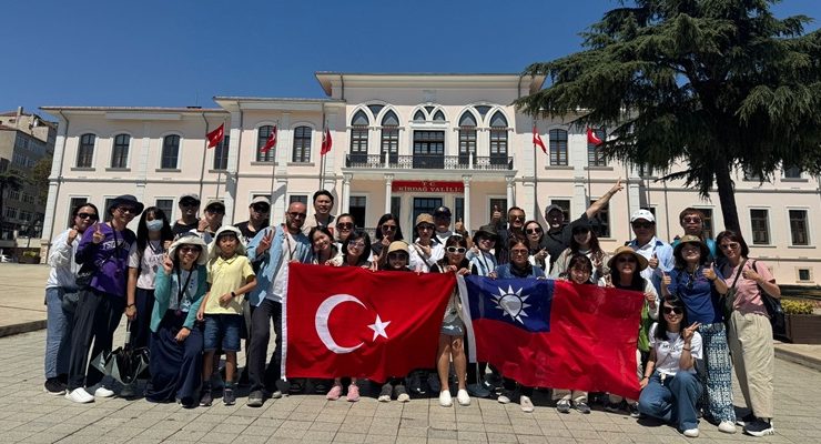 Tayvanlı Turist Kafilesinden Belediyeye Ziyaret