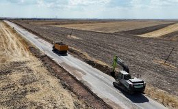 BÜYÜKŞEHİR YOLLARI YENİLİYOR, ULAŞIM KONFORUNU ARTIRIYOR