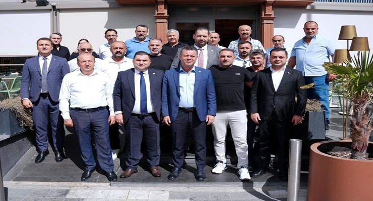 Başkan Sarıkurt, M Plakalı Şoför Esnafıyla Bir Araya Geldi